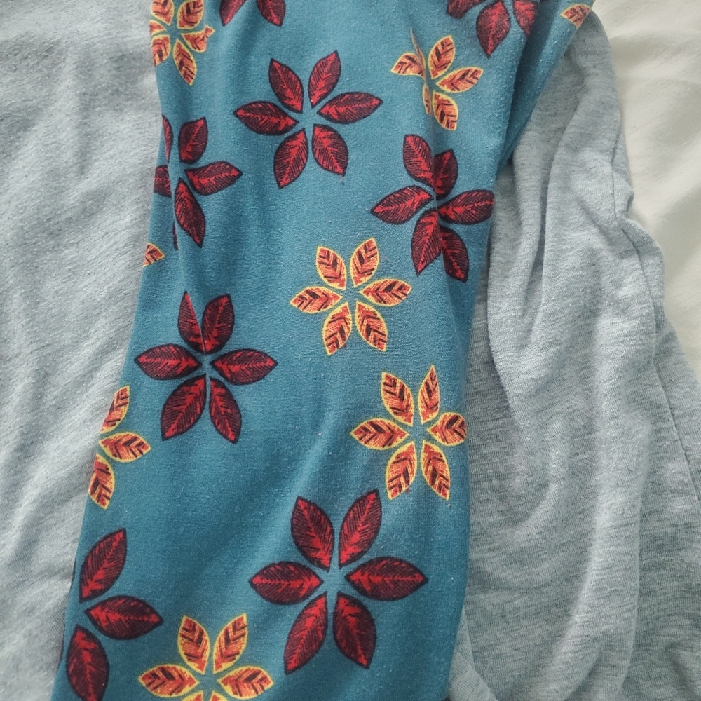 Lularoe Randy Shirt - Picture 3 of 3